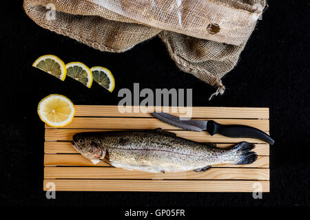 Frischer Fisch echter Bestandteil der gesunde italienische Küche Stockfoto