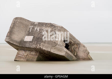 Überreste eines deutschen Bunkers in Le Hourdel in der Baie De La Somme Stockfoto