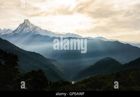 Blick auf den Himalaya peak 6993 Frau Berg anzeigen-Fischschwanz, Nepal. Stockfoto