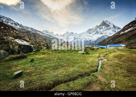 Blick auf den Himalaya peak 6993 Frau Berg anzeigen-Fish Tail von Annapurna Base Camp, Nepal. Stockfoto