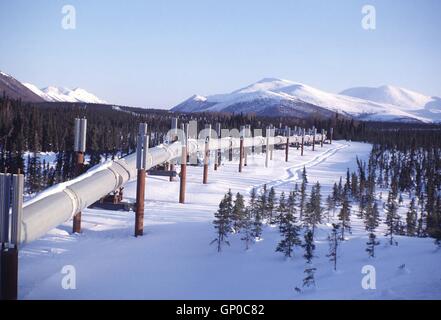 Die Trans-Alaska-Pipeline in den Wintermonaten in der Nähe von Pumpe Station 4 in der Nähe von Valdez, Alaska. Stockfoto