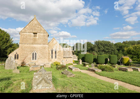 St.-Peter Kirche in Cotswold Dorf Duntisbourne Äbte, Gloucestershire, England, Großbritannien Stockfoto