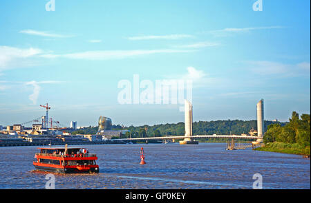 Chaban-Delmas Brücke am Fluss Gironde Bordeaux Gironde Frankreich Stockfoto