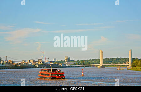 Chaban-Delmas Brücke am Fluss Gironde Bordeaux Gironde Frankreich Stockfoto