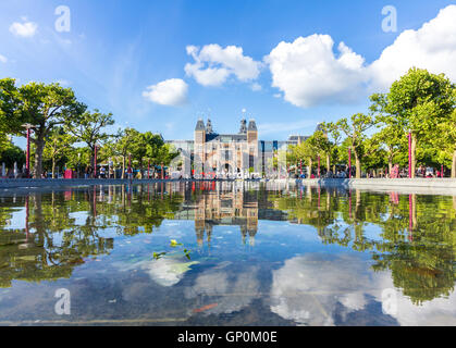 Amsterdam, Niederlande - 13. April 2016: Rijksmuseum in Amsterdam Stockfoto