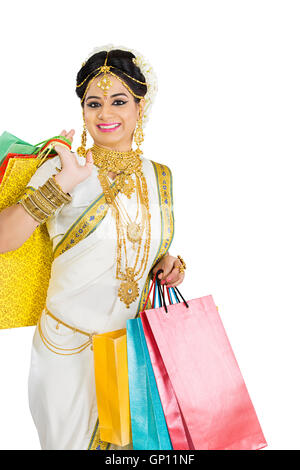 1 schöne Erwachsene Braut Malayalee Frau Diwali einkaufen Stockfoto
