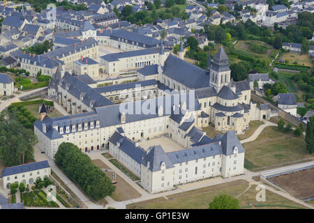 LUFTAUFNAHME. Königliche Abtei von Fontevraud. Fontevraud-l'Abbaye, Maine-et-Loire, Pays de la Loire, Frankreich. Stockfoto