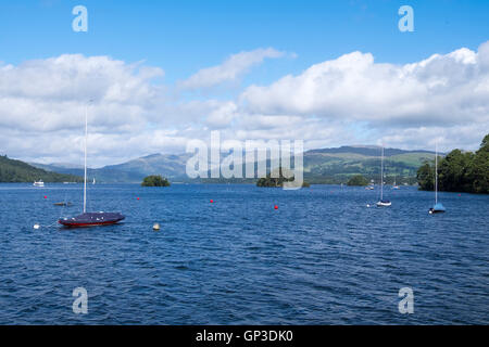 Blick auf den Ufern des Lake Windermere, Großbritannien Stockfoto