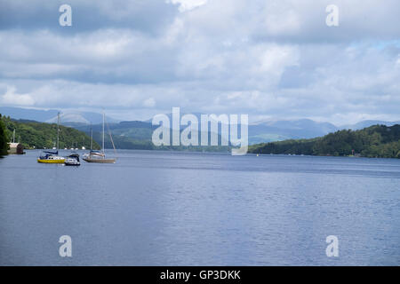 Blick auf den Ufern des Lake Windermere, Großbritannien Stockfoto