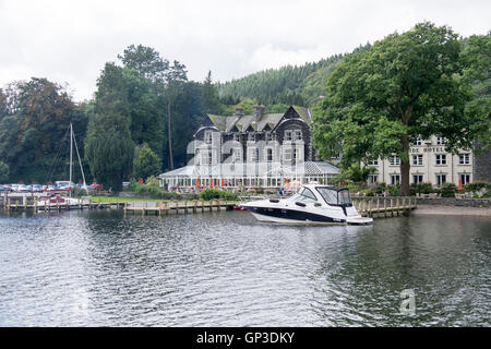 Blick auf den Ufern des Lake Windermere, Großbritannien Stockfoto