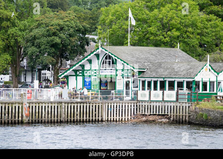 Blick auf den Ufern des Lake Windermere, Großbritannien Stockfoto