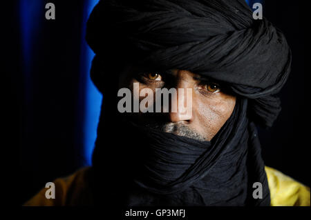 BURKINA FASO Dori, malischer Flüchtlinge, meist Touareg, in Flüchtlingslager Goudebo des UNHCR, flohen sie durch Krieg und islamistischen Terror im Norden Malis, Touareg tragen einen Tagelmust Stockfoto