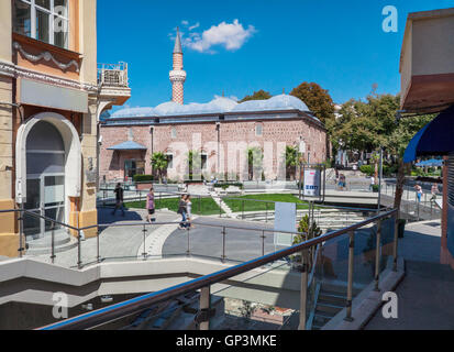 Dzhumaya, Djumaya Moschee oder Cuma Camii in Türkisch, die Innenstadt von Plovdiv-Ansicht-Throght "Knyaz Alexander ich" str. und der Roman Stadium Stockfoto