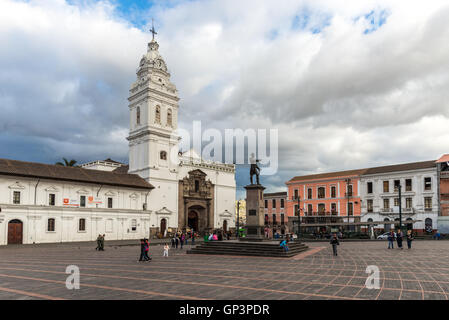 Plaza Santo Domingo, mit Statue, fangen Sie Marschall Antonio José de Sucre. Quito, Ecuador. Stockfoto