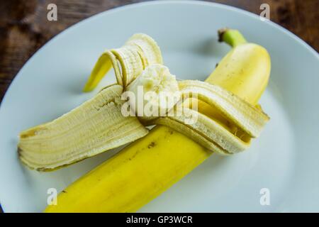 Bananen in Platte Stockfoto