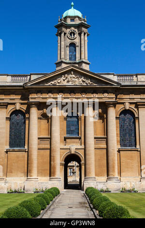 Ein Blick ins Innere der wichtigsten Quad des Queens College, Oxford. Stockfoto