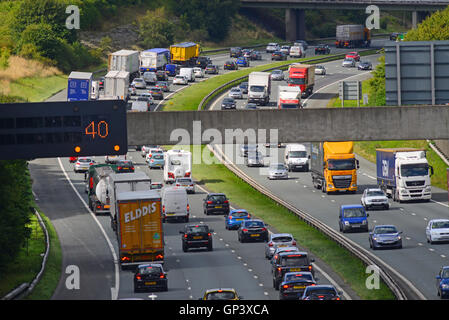 Stau auf der Autobahn a1/m in der Nähe von Leeds Yorkshire uk Stockfoto