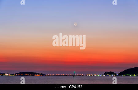 Wolken, Himmel, bunte, gestuften, konvektive, Stratus, Cumulus, Cirrus, Alto, Nimbus Wolke aus rot, Orange, rosa, Sonnenaufgang, Sonnenuntergang, Stockfoto