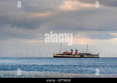 Der letzte seetüchtige Raddampfer Welt der Waverley in Llandudno. Clwyd Nordwales. Stockfoto