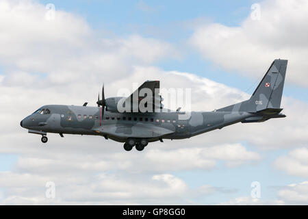 Polnische Luftwaffe (Sily Powietrzne) CASA C-295 Transportflugzeuge. Stockfoto