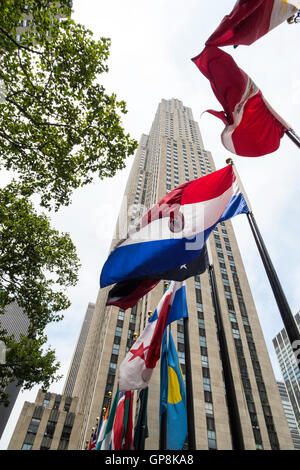 Nation Fahnen, Rockefeller Center, New York City, USA Stockfoto