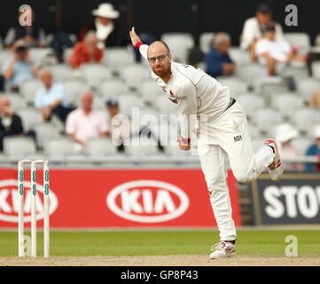 Old Trafford, Manchester, UK. 02. Sep, 2016. Specsavers County Championship. Lancashire versus Somerset. Somerset Bowler Jack Leach. Bildnachweis: Aktion Plus Sport/Alamy Live-Nachrichten Stockfoto