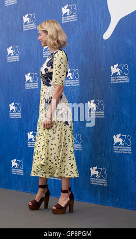 Venedig, Italien. 2. September 2016. Naomi Watts bei der Bleeder film Fototermin auf dem 73. Venedig Film Festival, Sala Grande auf Freitag, 2. September 2016, Venedig Lido. Bildnachweis: Doreen Kennedy/Alamy Live-Nachrichten Stockfoto