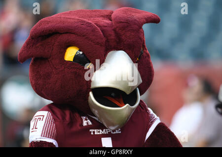 Philadelphia, Pennsylvania, USA. 2. Sep, 2016. Tempel-Eule Maskottchen während des Spiels gegen Armee spielte Lincoln Financial Field in Philadelphia © Ricky Fitchett/ZUMA Draht/Alamy Live News Stockfoto