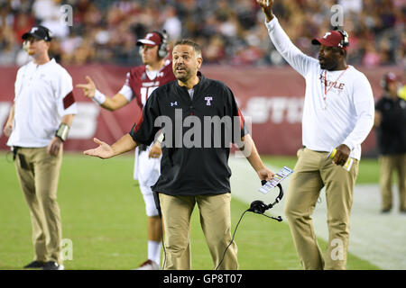 Philadelphia, Pennsylvania, USA. 2. Sep, 2016. Tempel-Trainer, MATT RHULE, während des Spiels gegen Armee spielte Lincoln Financial Field in Philadelphia © Ricky Fitchett/ZUMA Draht/Alamy Live News Stockfoto