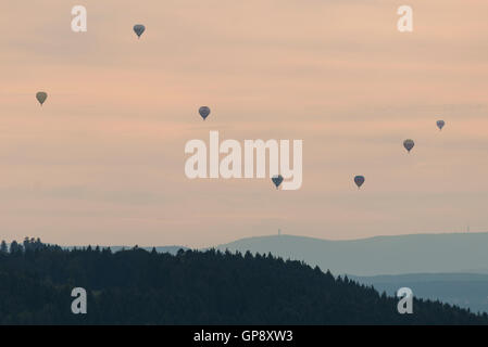 Heißluftballons beim 14. internationalen Ballooning Festival in Bad Dürrheim, Deutschland, 2. September 2016 abgebildet. FOTO: SILAS STEIN/DPA Stockfoto