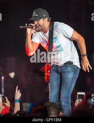 Chicago, Illinois, USA. 27. August 2016. Land Konzerthauses LUKE BRYAN im Wrigley Field in Chicago Illinois tritt © Daniel DeSlover/ZUMA Draht/Alamy Live News Stockfoto