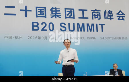 (160903)--HANGZHOU, 3. September 2016 (Xinhua)--Alibabas Vorsitzender Jack Ma hält eine Rede, während das Geschäft 20 (B20) Gipfel Bankett in Hangzhou, Hauptstadt der ostchinesischen Provinz Zhejiang, 3. September 2016. (Xinhua/Huang Zongzhi) (Mcg) Stockfoto