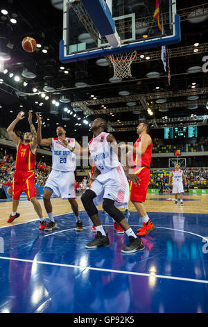 Copperbox Arena, London, UK, 3. September 2016. Großbritannien Gesicht das Team aus Mazedonien in der Euro-Korb-2017-Qualifikation unter Trainer Joe Prunty, wie sie wollen für ihr 4. Finalrunde aussehen in den letzten 5 Turniere zurück. Team GB gewinnen 96:79 Credit: Imageplotter News und Sport/Alamy Live News Stockfoto