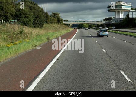 klare Sicht von innen Spur auf der Autobahn m6 vorbei Lancaster Dienstleistungen, Lancashire, England, Vereinigtes Königreich, Europa Stockfoto