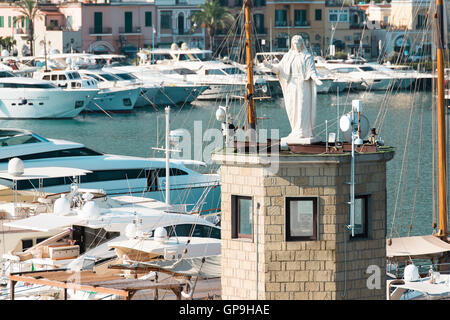 Statue der Madonna in den Hafen von Casamicciola Ischia Stockfoto