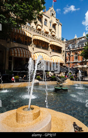 Brunnen vor dem Cafe Americain, Amsterdam Holland Niederlande Stockfoto