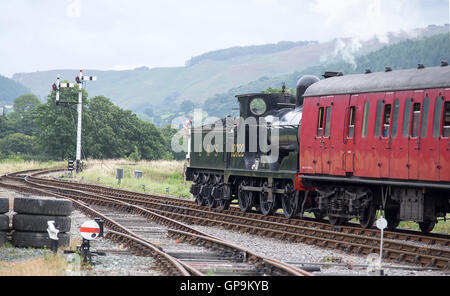 Dampfzug auf der Llagollen-Bahn, Gala-Wochenende. Stockfoto