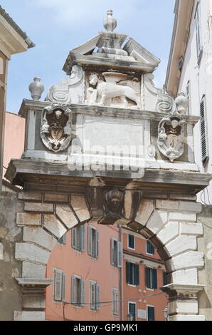 Balbi Bogen in Rovinj Rovigno, Istrien Kroatien Stockfoto