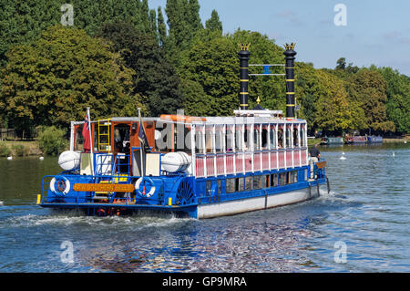 Bootsfahrten auf der Themse in Kingston upon Thames, England, Vereinigtes Königreich UK Stockfoto