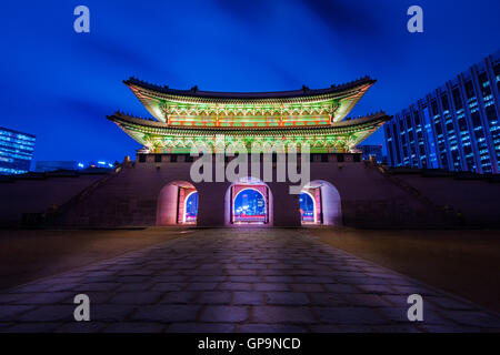 Gwanghwamun-Tor der Gyeongbokgung Palast in Seoul, Südkorea. Stockfoto