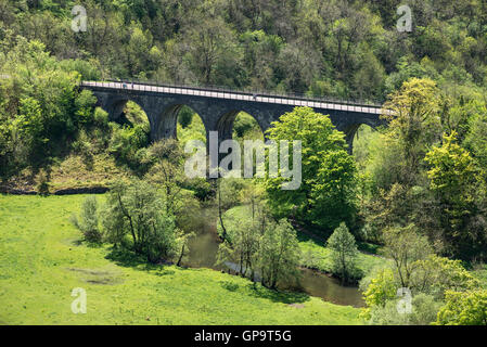 Monsal Kopf-Viadukt, eine bekannte Sehenswürdigkeit in der Nähe von Bakewell im Peak District National Park. Stockfoto