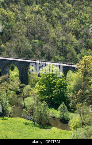 Monsal Kopf-Viadukt, eine bekannte Sehenswürdigkeit in der Nähe von Bakewell im Peak District National Park. Stockfoto