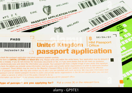 Reisepass-Antragsformulare für Republik Irland (Eire) und Grossbritanniens (UK) Stockfoto