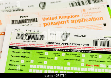 Reisepass-Antragsformulare für Republik Irland (Eire) und Grossbritanniens (UK) Stockfoto