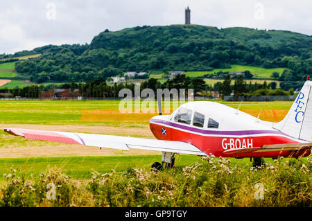 G-BOAH Piper PA-28-161 Warrior II (1984) auf dem Rasen in Newtownards Flugplatz. Stockfoto