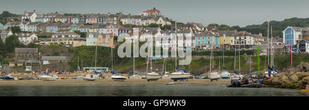 kleine Boote in New Quay Cardigan Bay Wales Großbritannien Stockfoto