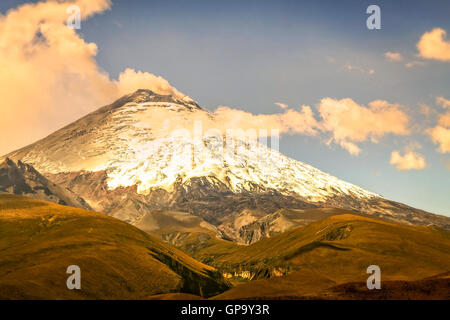 Details zu sprießen Aschewolke auf Vulkanausbruch des Cotopaxi Vulkan in Ecuador, Südamerika Stockfoto