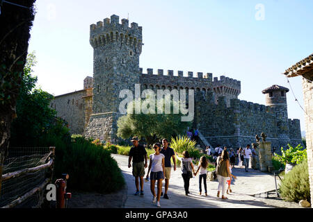 Castello di Amorosa Weingut in der Nähe von Calistoga.Napa Valley.California,USA Stockfoto