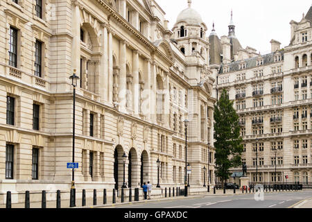 Außenansicht des alten Krieg-Bürogebäude in London. Der alte Krieg Bürogebäude wurde Winston Churchills Kriegsministerium. Stockfoto