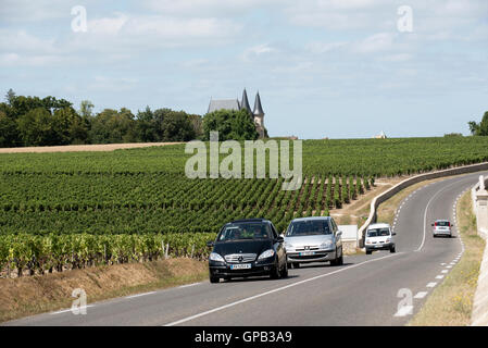 Pauillac Weinregion Frankreich - Reben und Weinberge in Pauillac einen Wein produzierenden Bereich der Bordeaux-Region Frankreich Stockfoto